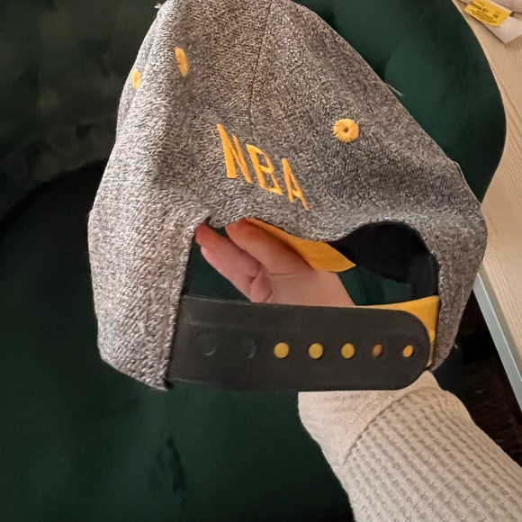 NBA Cavs Hat - Picture 2 of 3